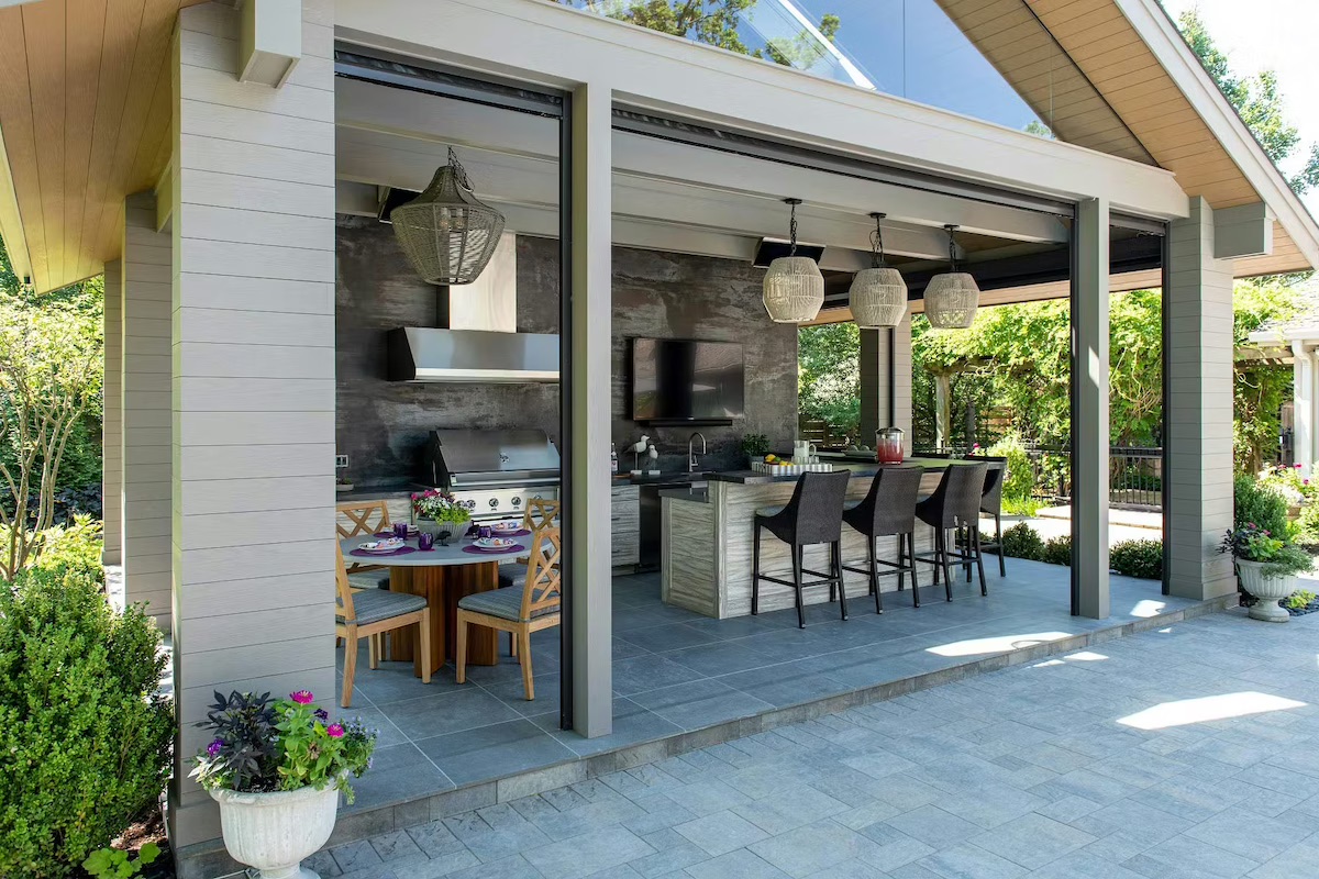Outdoor Kitchen Trends 2026: What’s Hot in South Florida Right Now hero image