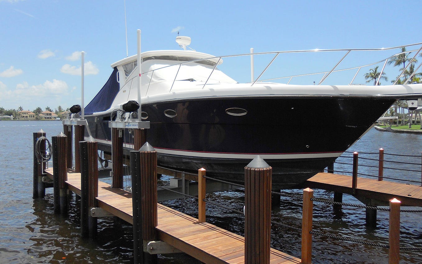 Stop Saltwater Damage: How Boat Lifts Save Florida Boats hero image