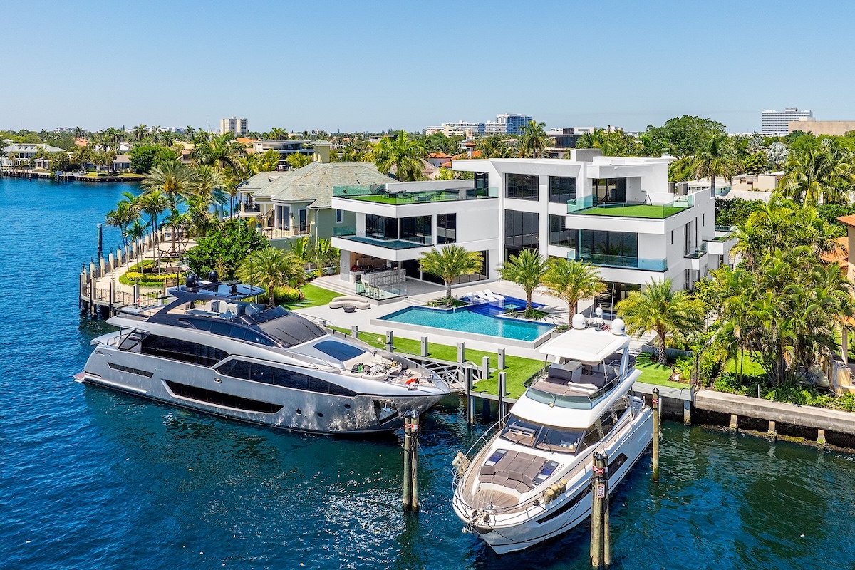 Dock Construction in Florida: Cost vs. Longevity – What’s Worth It? hero image